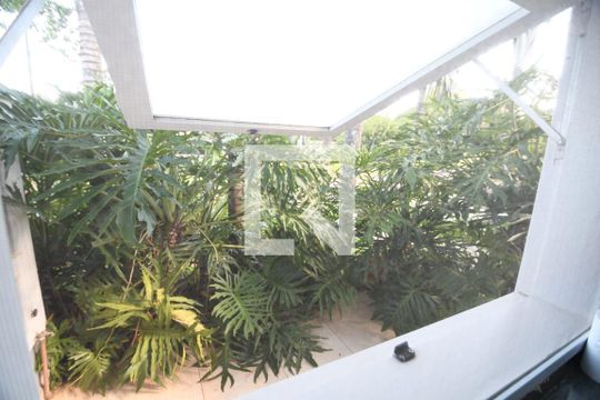 Banheiro de serviço de casa de condomínio para alugar com 4 quartos, 398m² em Vila Hollândia, Campinas