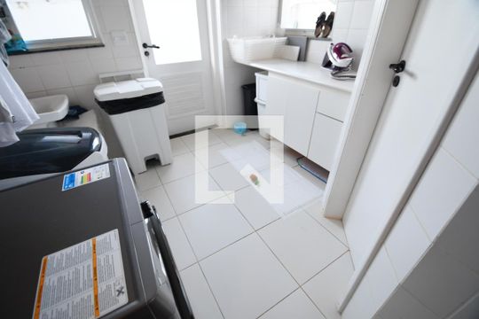 Área de Serviço de casa de condomínio para alugar com 4 quartos, 398m² em Vila Hollândia, Campinas