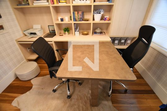 Sala/Escritório de casa de condomínio para alugar com 4 quartos, 398m² em Vila Hollândia, Campinas