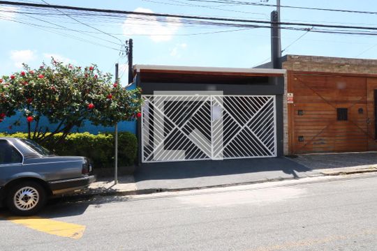 Fachada de casa à venda com 2 quartos, 134m² em Vila Curuçá, Santo André