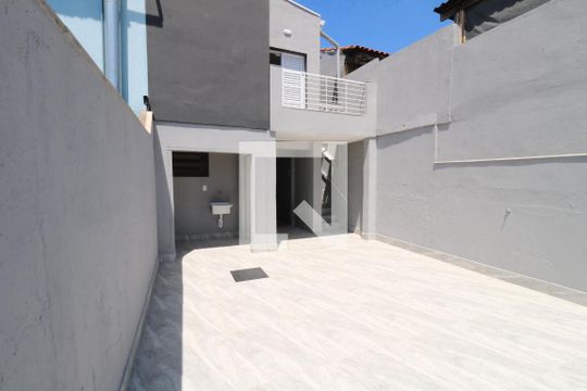 Quintal de casa à venda com 2 quartos, 134m² em Vila Curuçá, Santo André