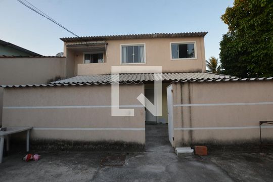 Fachada de casa para alugar com 3 quartos, 90m² em Campo Grande, Rio de Janeiro