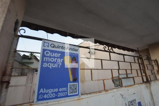 Placa instalada de casa para alugar com 3 quartos, 90m² em Campo Grande, Rio de Janeiro