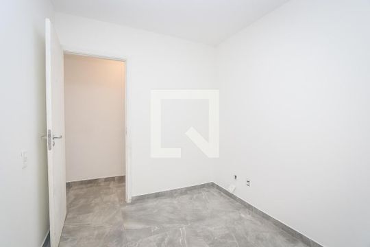 Quarto de apartamento para alugar com 2 quartos, 46m² em Jardim Boa Vista (zona Oeste), Osasco