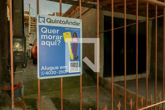 Fachada de casa para alugar com 2 quartos, 72m² em Costa E Silva, Porto Alegre