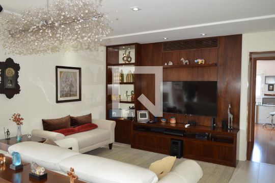 Apartamento à venda com 3 quartos, 140m² em Bosque da Saúde, São Paulo
