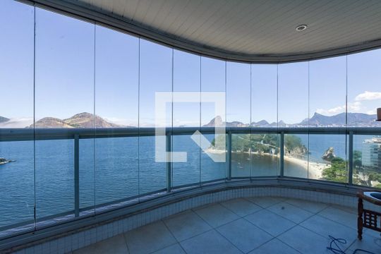Vista da Suíte 1 de apartamento à venda com 4 quartos, 198m² em Boa Viagem, Niterói