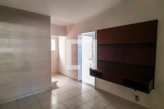 Casa à venda com 3 quartos, 154m² em Metalúrgicos, Osasco