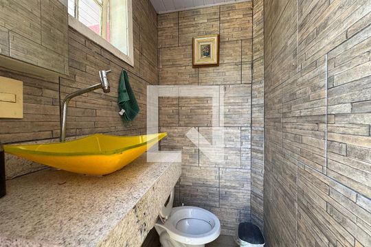 Lavabo (externo) de casa de condomínio à venda com 4 quartos, 300m² em Vargem Pequena, Rio de Janeiro