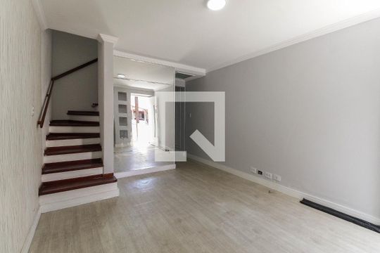Sala de casa de condomínio à venda com 3 quartos, 140m² em Fazenda Aricanduva, São Paulo
