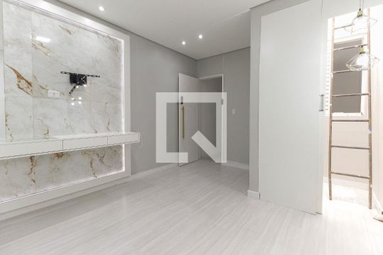 Suíte de casa de condomínio à venda com 3 quartos, 140m² em Fazenda Aricanduva, São Paulo