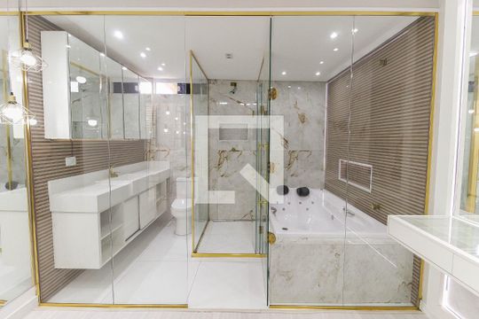 Banheiro da Suíte de casa de condomínio à venda com 3 quartos, 140m² em Fazenda Aricanduva, São Paulo