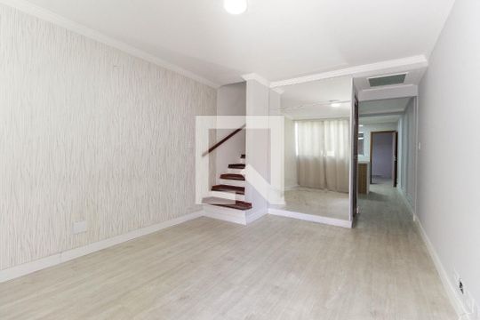 Casa de Condomínio à venda com 3 quartos, 140m² em Fazenda Aricanduva, São Paulo