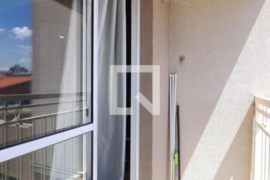 Sacada de apartamento à venda com 2 quartos, 47m² em Vila Carmosina, São Paulo
