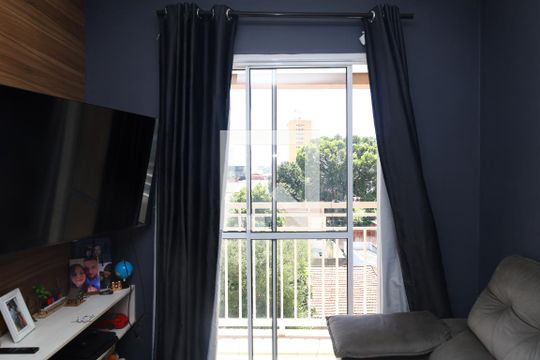 Sala de apartamento à venda com 2 quartos, 47m² em Vila Carmosina, São Paulo