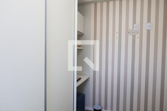 Quarto 1 de apartamento à venda com 2 quartos, 47m² em Vila Carmosina, São Paulo