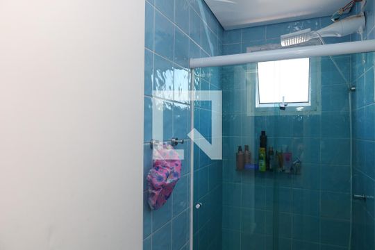 Banheiro de apartamento à venda com 2 quartos, 47m² em Vila Carmosina, São Paulo