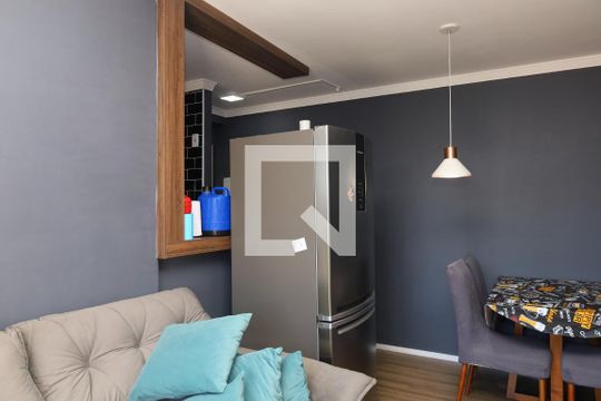 Sala de apartamento à venda com 2 quartos, 47m² em Vila Carmosina, São Paulo