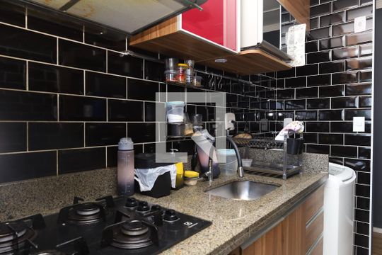 Cozinha de apartamento à venda com 2 quartos, 47m² em Vila Carmosina, São Paulo