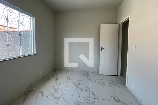 Quarto 1 de casa para alugar com 2 quartos, 100m² em Parque Uruguaiana, Duque de Caxias
