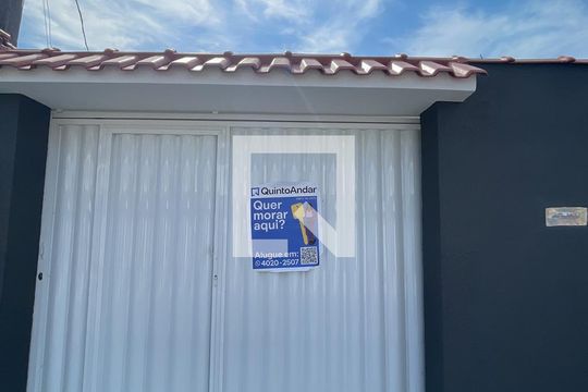 Fachada de casa para alugar com 2 quartos, 100m² em Parque Uruguaiana, Duque de Caxias