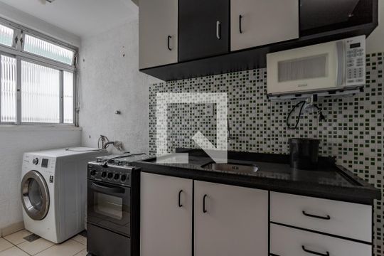 Cozinha e Área de Serviço de apartamento para alugar com 1 quarto, 32m² em Vila Ipiranga, Porto Alegre