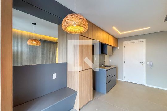 Cozinha de apartamento para alugar com 2 quartos, 42m² em Água Branca, São Paulo