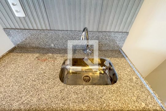 Cozinha de apartamento para alugar com 2 quartos, 42m² em Água Branca, São Paulo