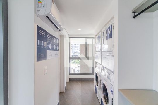 Área comum - Lavanderia de kitnet/studio à venda com 1 quarto, 31m² em Pinheiros, São Paulo