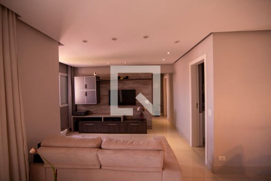 Sala de apartamento à venda com 2 quartos, 85m² em Jardim Tupanci, Barueri