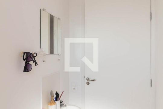 Banheiro de apartamento para alugar com 2 quartos, 42m² em Vila Princesa Isabel, São Paulo