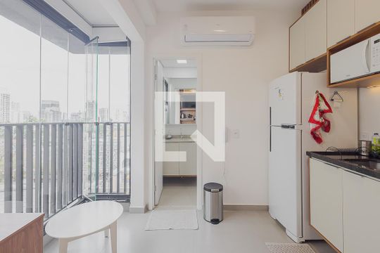 Sala de kitnet/studio para alugar com 1 quarto, 24m² em Vila Madalena, São Paulo