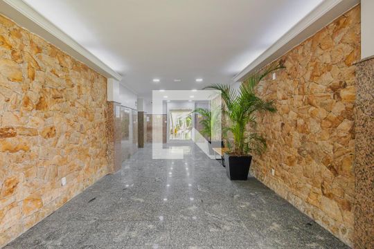 Hall social de kitnet/studio para alugar com 1 quarto, 38m² em Bela Vista, São Paulo