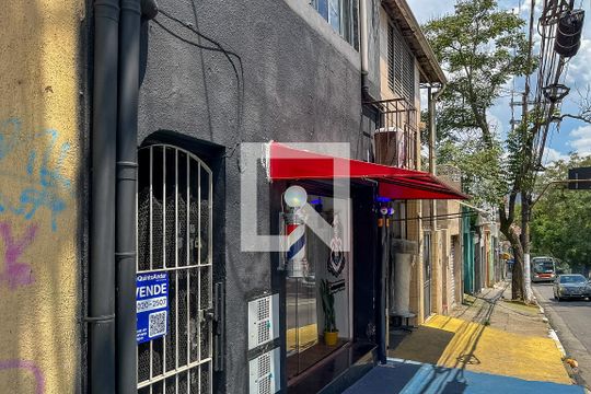 Fachada de casa para alugar com 1 quarto, 28m² em Pompeia, São Paulo
