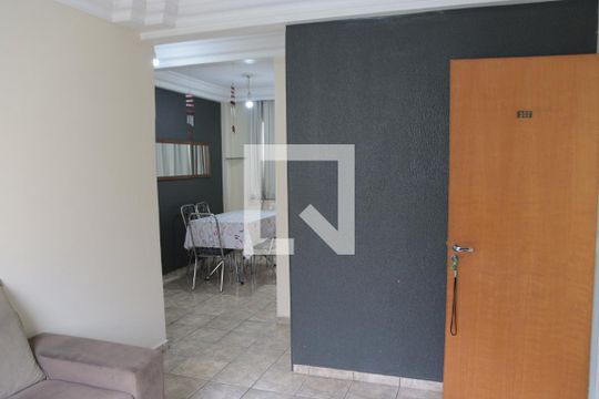 Sala de apartamento para alugar com 2 quartos, 67m² em Vila Jaraguá, Goiânia
