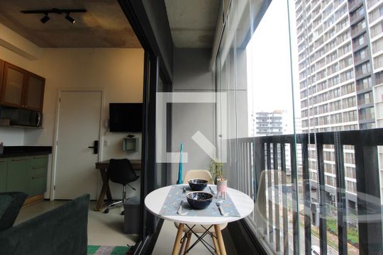 Varanda de kitnet/studio para alugar com 1 quarto, 24m² em Vila Olímpia, São Paulo