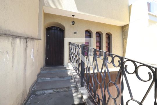 Fachada Casa de casa para alugar com 2 quartos, 301m² em Vila Valparaíso, Santo André