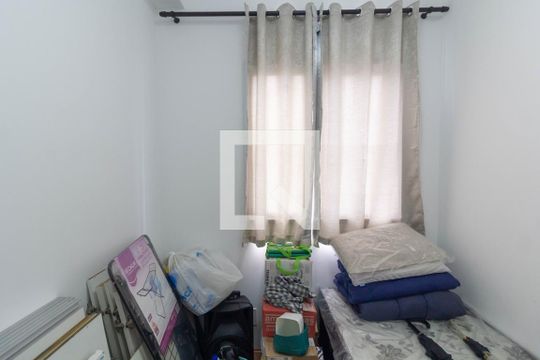 Quarto 1 de apartamento para alugar com 2 quartos, 32m² em Vila Carmosina, São Paulo