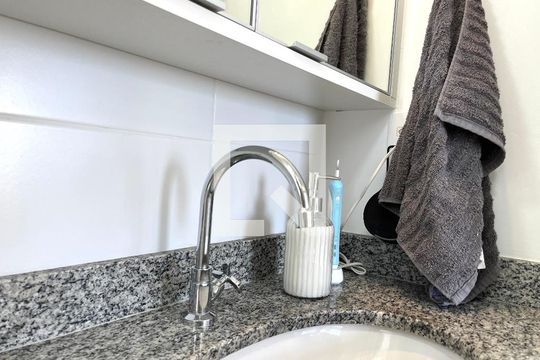Banheiro de apartamento à venda com 1 quarto, 35m² em Vila Clementino, São Paulo