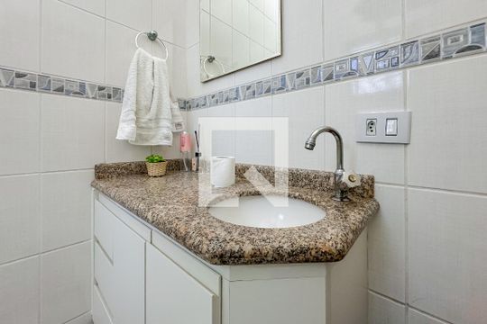 Banheiro Corredor de casa à venda com 3 quartos, 100m² em Ipiranga, São Paulo
