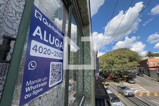 Plaquinha instalada de casa à venda com 4 quartos, 350m² em Jardim Pacaembu, Jundiaí