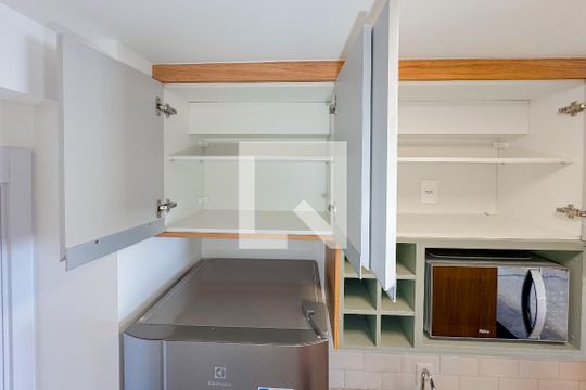Cozinha - Armários de apartamento para alugar com 1 quarto, 27m² em Vila Mariana, São Paulo