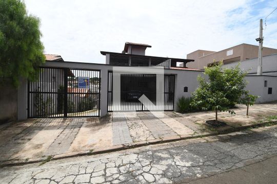 Fachada de casa à venda com 4 quartos, 400m² em Parque das Universidades, Campinas