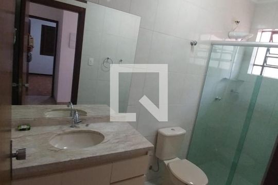 Banheiro de casa à venda com 3 quartos, 180m² em Jabaquara, São Paulo