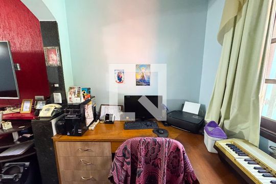 Escritório de casa à venda com 5 quartos, 326m² em Bairro da Glória, Contagem