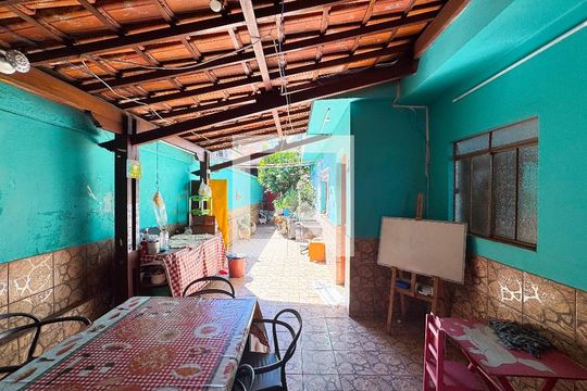 Garagem de casa à venda com 5 quartos, 326m² em Bairro da Glória, Contagem