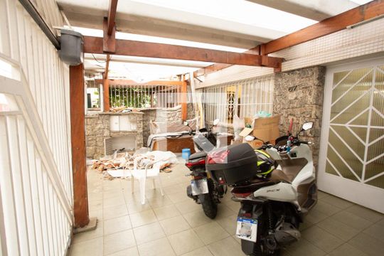 Garagem de casa à venda com 3 quartos, 200m² em Santana, São Paulo