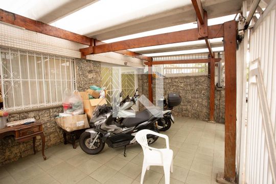 Garagem de casa à venda com 3 quartos, 200m² em Santana, São Paulo