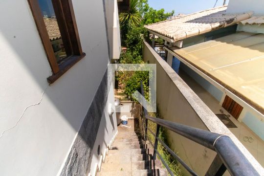 Área externa de casa de condomínio à venda com 3 quartos, 368m² em Badu, Niterói