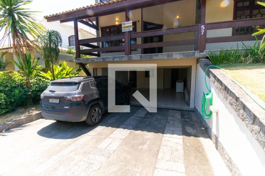 Garagem de casa de condomínio à venda com 3 quartos, 368m² em Badu, Niterói
